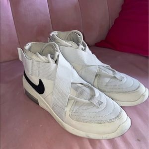 ⭐️ SOLD ⭐️ Nike Fear of God Raid Light Bone